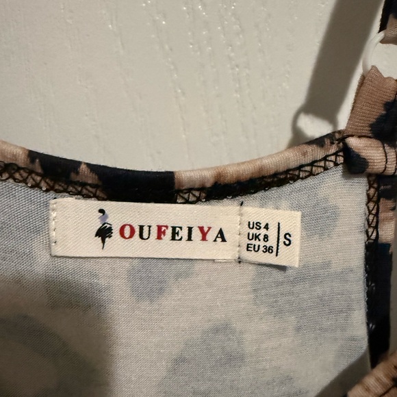 Women’s cheetah jumper/romper - Picture 3 of 3